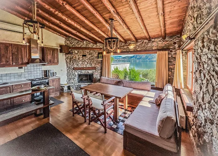 The Little Stone House By The Apartamento Castória