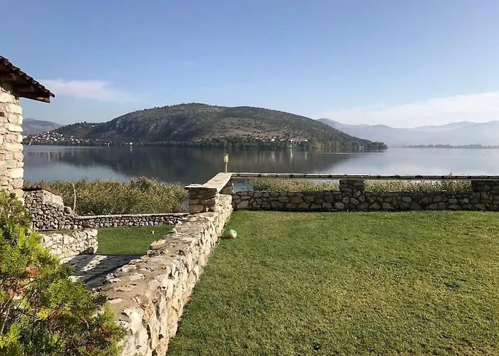 The Little Stone House By The Apartment Kastoria